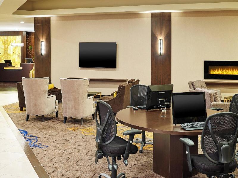 Sheraton Hotel Lisle image