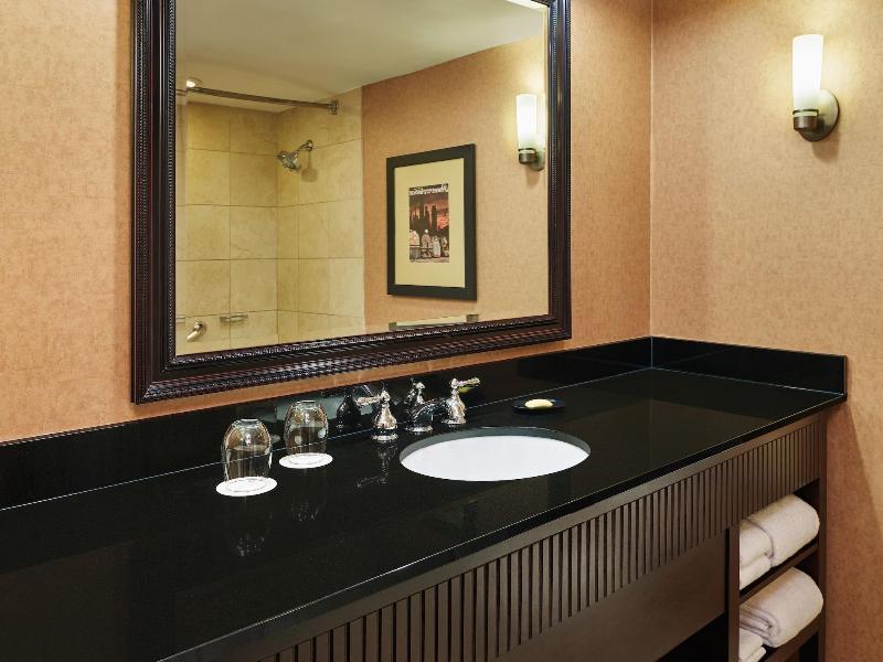 Sheraton Hotel Lisle image