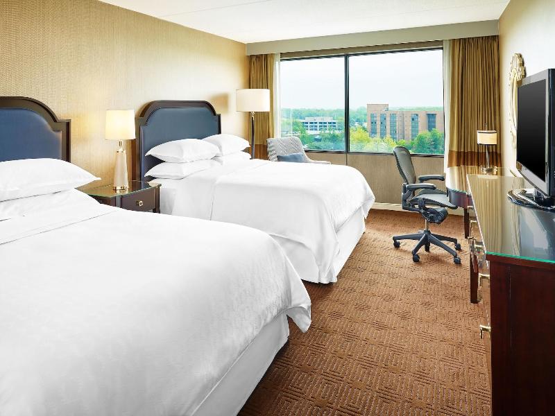 Sheraton Hotel Lisle image