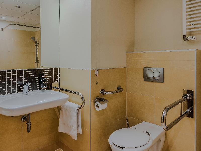 Mercure Warszawa Airport image