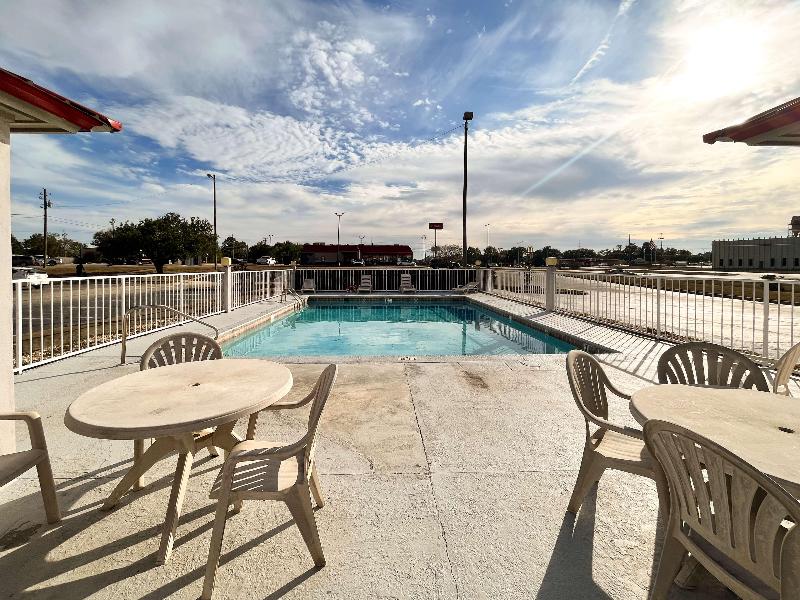Motel 6 Abbeville, AL image 5