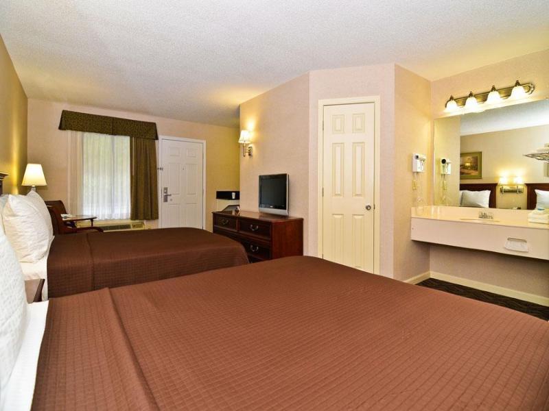 Room TWO DOUBLE BEDS NON SMOKING