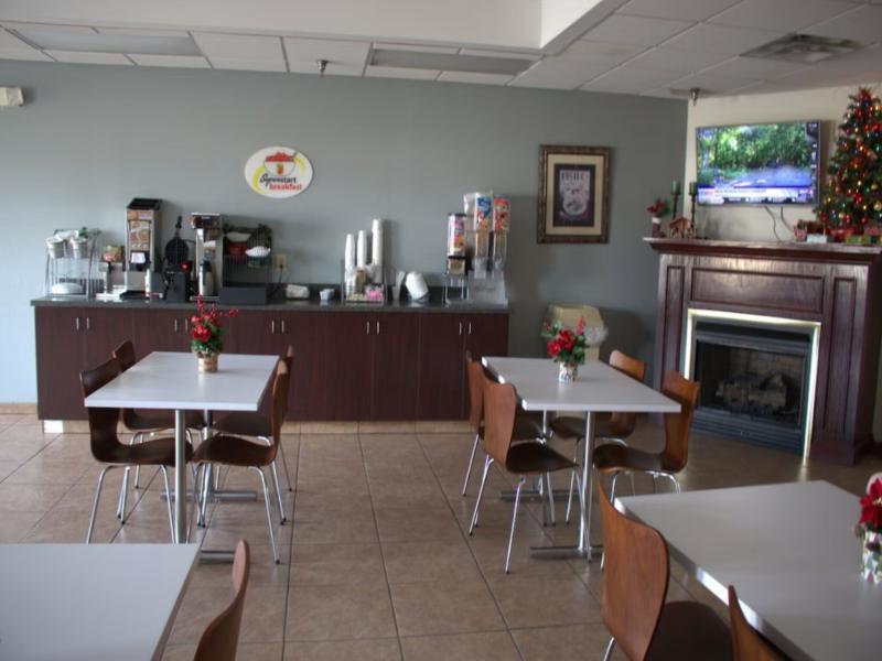 Super 8 by Wyndham Rainsville — restaurant