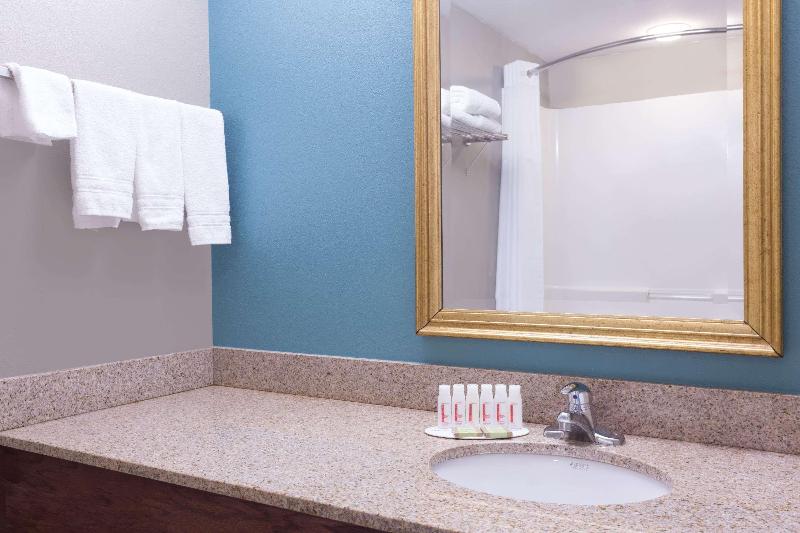 Super 8 by Wyndham Rainsville image