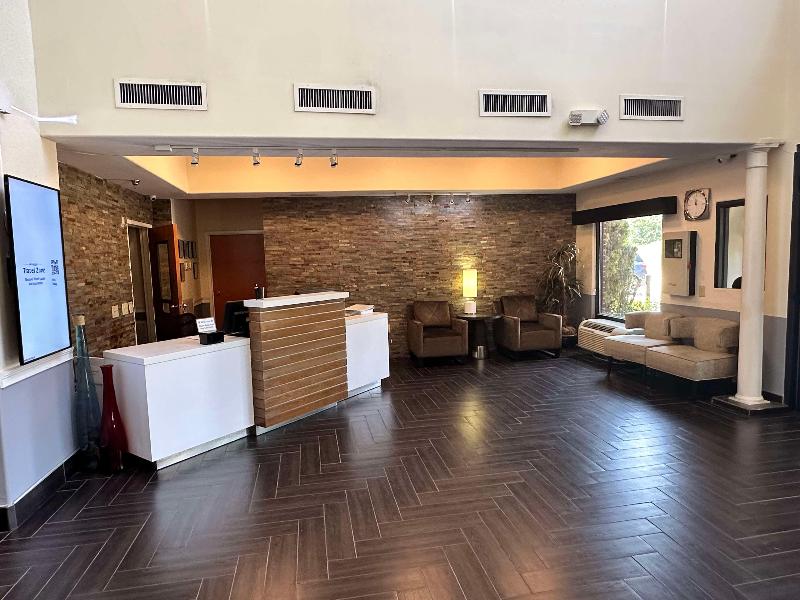 Best Western Plus Bass Hotel & Suites image