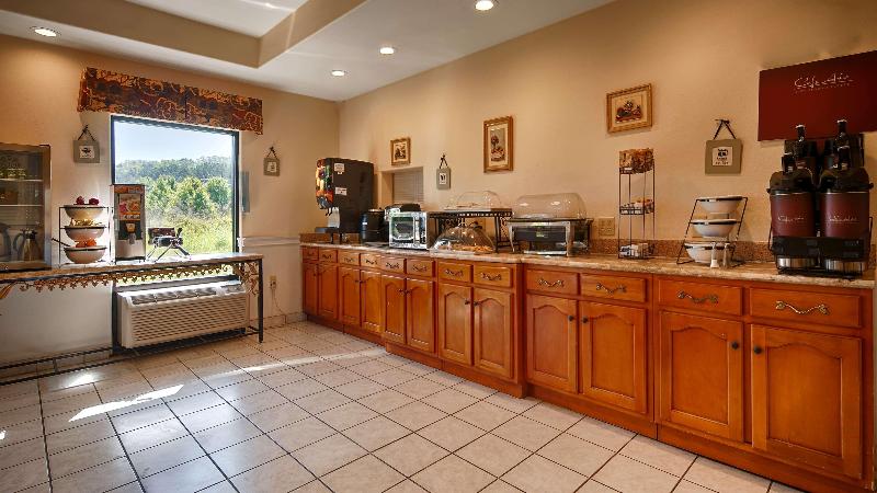 Best Western Plus Bass Hotel & Suites image