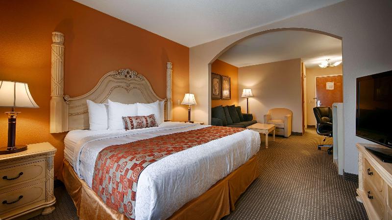 Best Western Plus Bass Hotel & Suites image