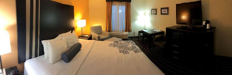Best Western Plus Bass Hotel & Suites image