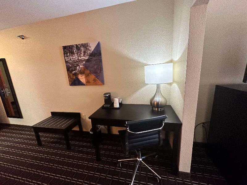 Best Western Plus Bass Hotel & Suites image
