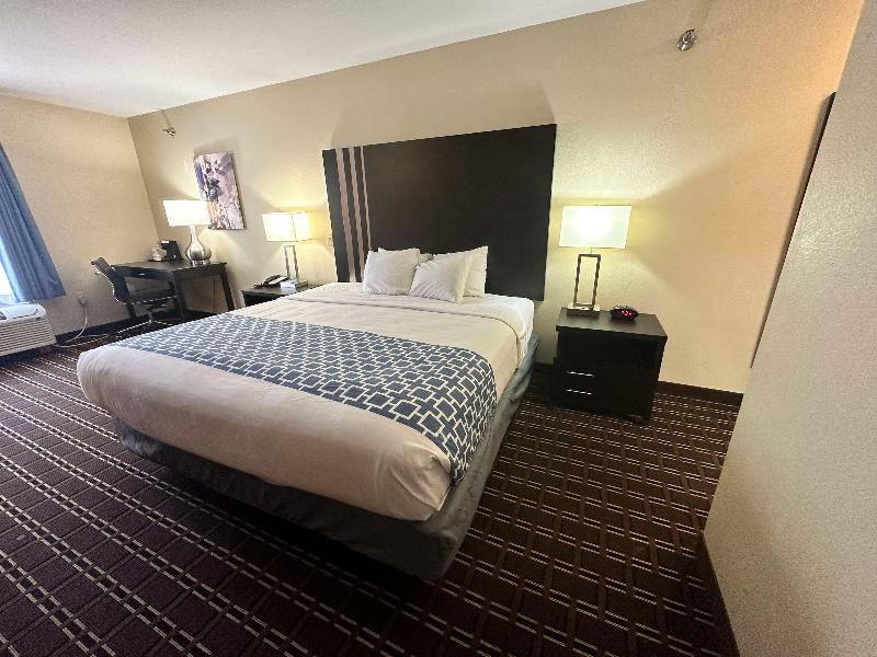 Best Western Plus Bass Hotel & Suites image