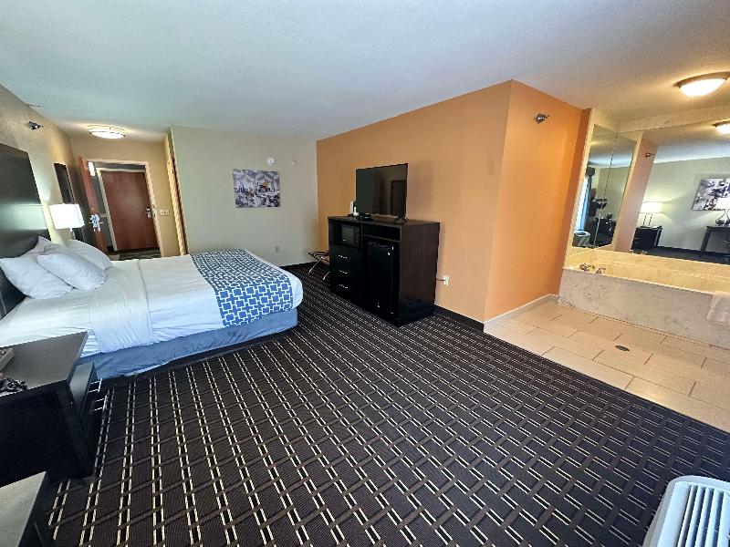 Best Western Plus Bass Hotel & Suites image