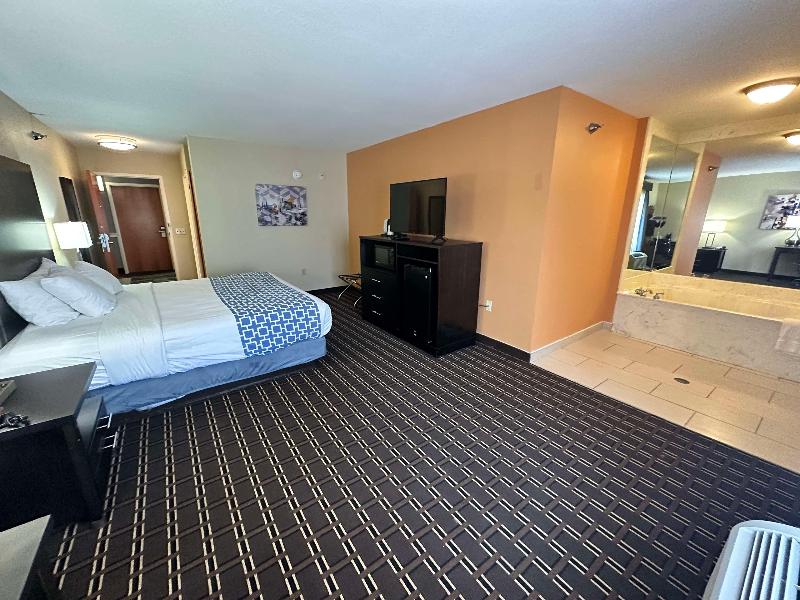 Best Western Plus Bass Hotel & Suites image