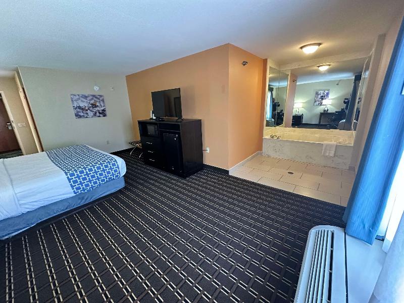 Best Western Plus Bass Hotel & Suites image
