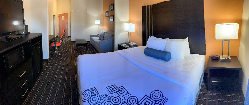 Best Western Plus Bass Hotel & Suites image