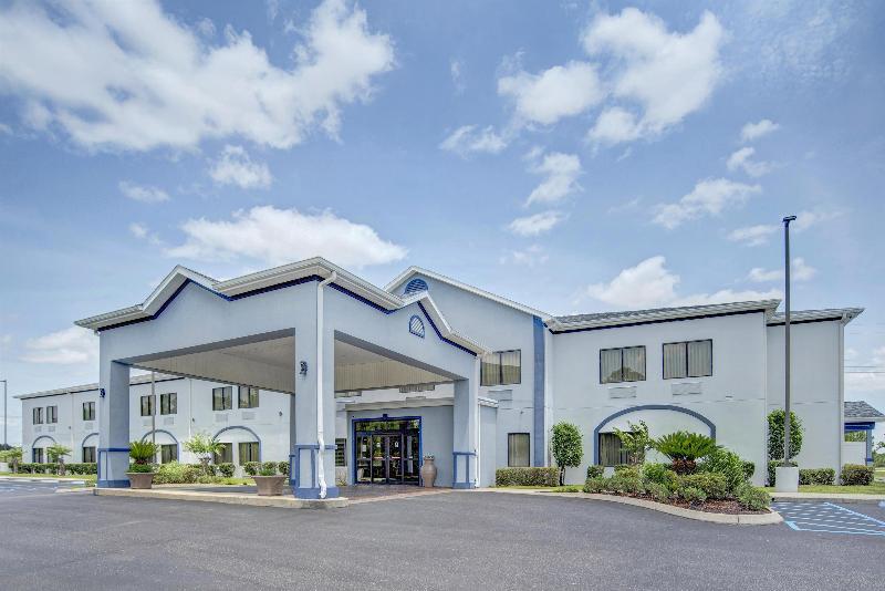 Best Western Opp Inn image