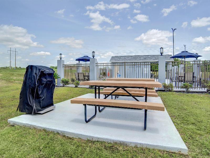 Best Western Opp Inn image