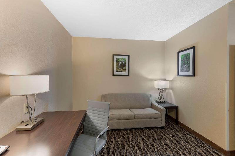 Best Western Plus Russellville Hotel & Suites image