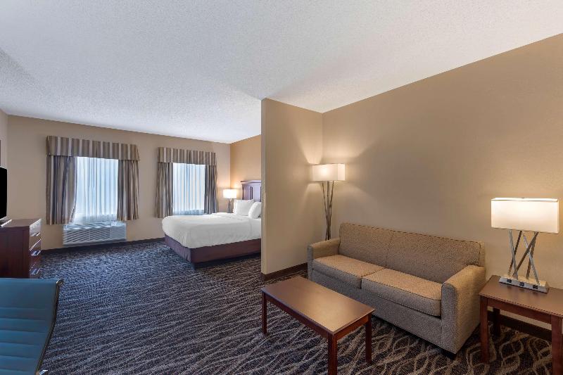 Best Western Plus Russellville Hotel & Suites image