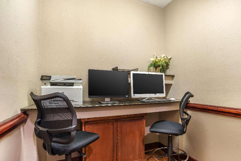Best Western Plus Circle Inn image