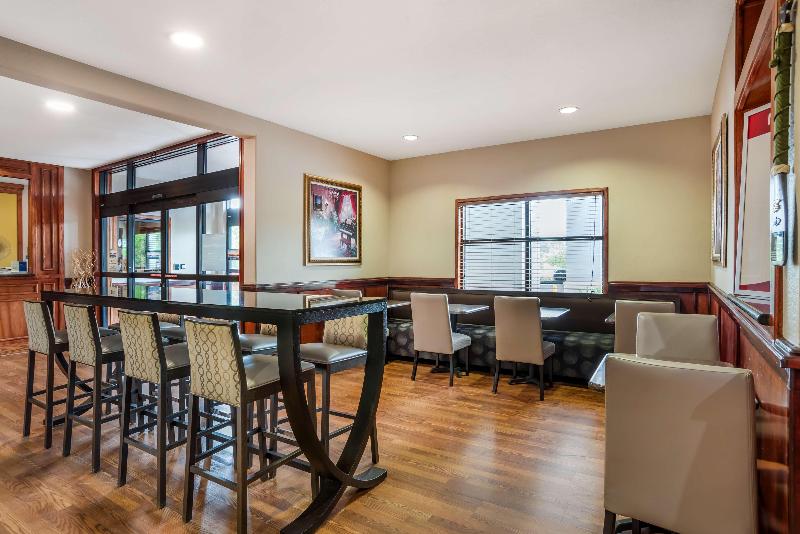 Best Western Plus Circle Inn image