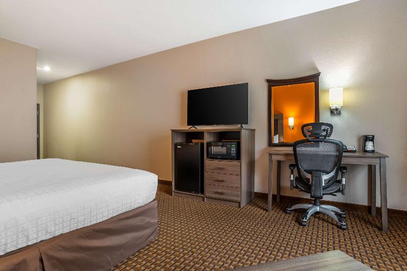 Best Western Plus Circle Inn image