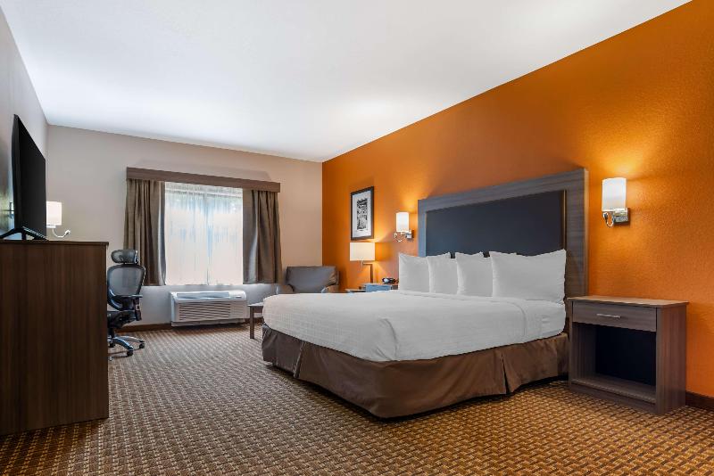 Best Western Plus Circle Inn image