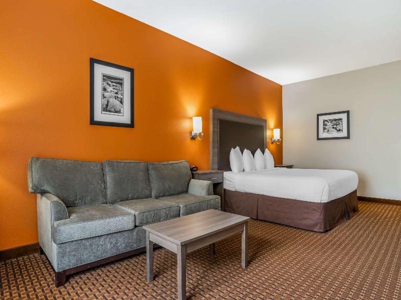 Best Western Plus Circle Inn image