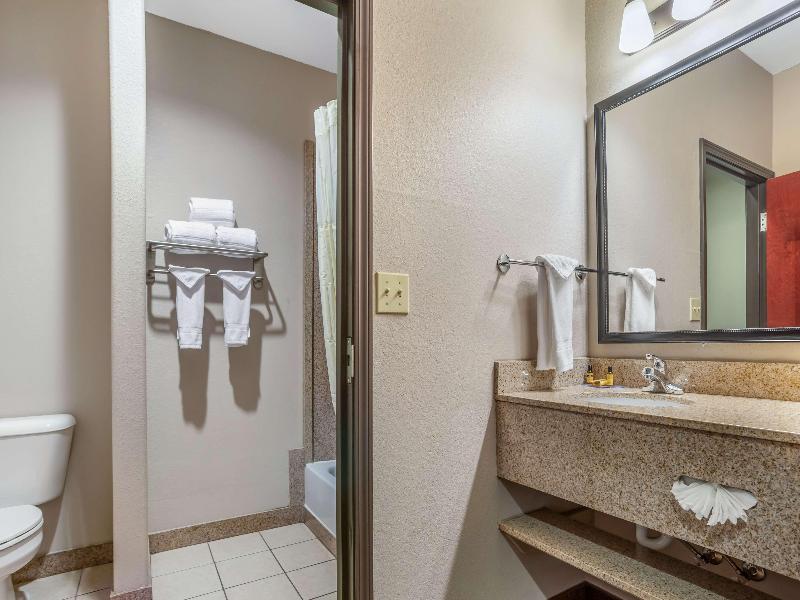 Best Western Plus Circle Inn image