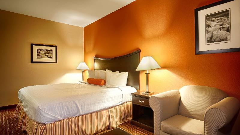 Best Western Plus Circle Inn image