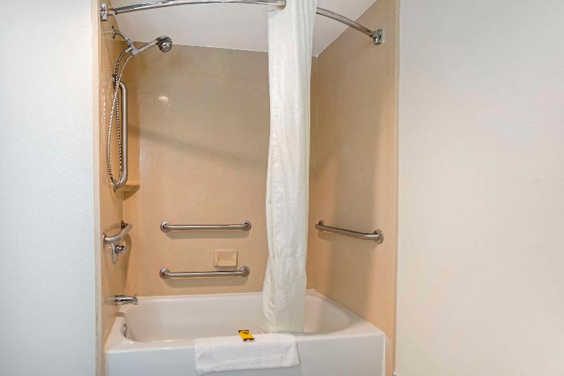 Best Western Plus Daphne Inn & Suites image