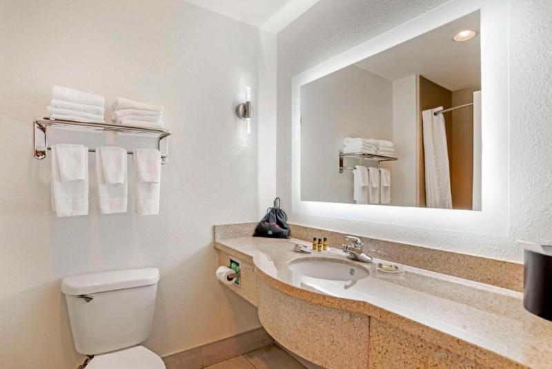 Best Western Plus Daphne Inn & Suites image