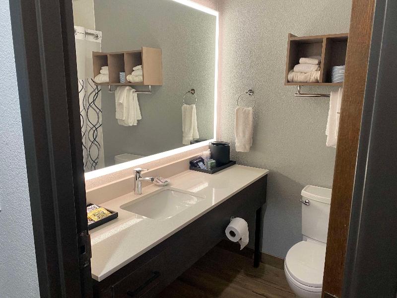 Best Western Lake Lucille Inn image