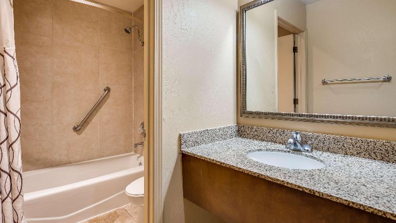 Best Western Cottonwood Inn image