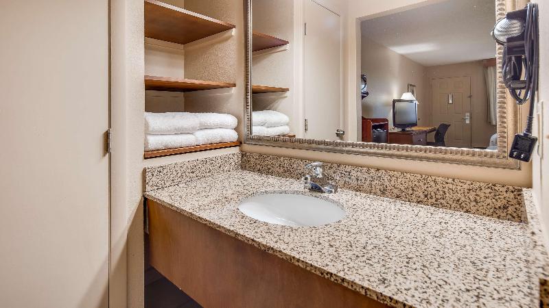Best Western Cottonwood Inn image