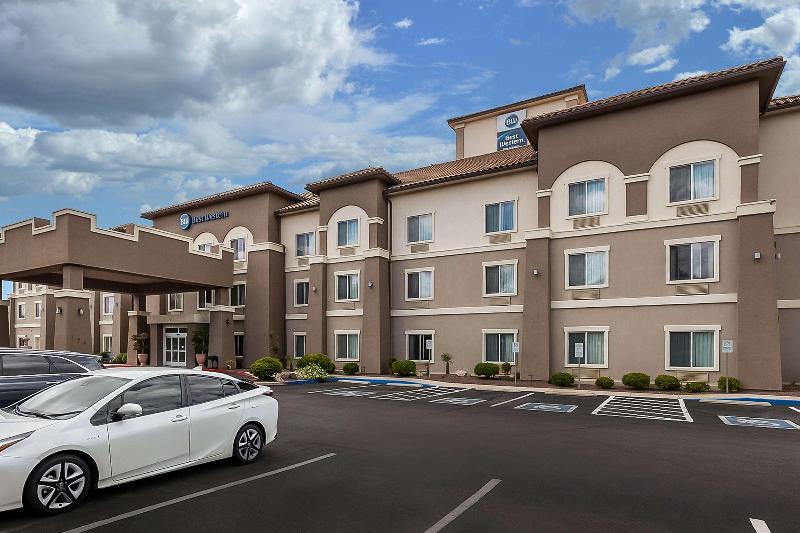Best Western Douglas Inn & Suites image