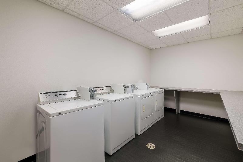 Best Western Douglas Inn & Suites image