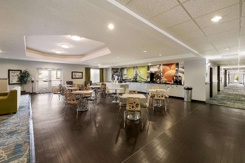 Best Western Douglas Inn & Suites image 3