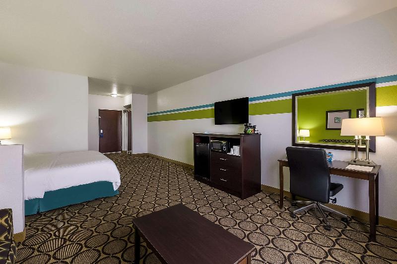 Best Western Douglas Inn & Suites image