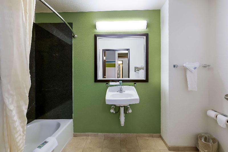 Best Western Douglas Inn & Suites image
