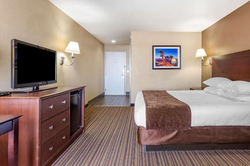 Best Western Plus Winslow Inn image