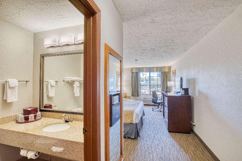 Best Western Green Valley Inn image