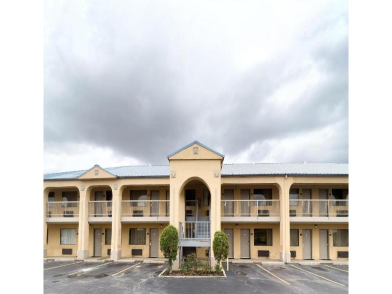 Deerfield Inn By Capital O Blytheville AR I55 — general view