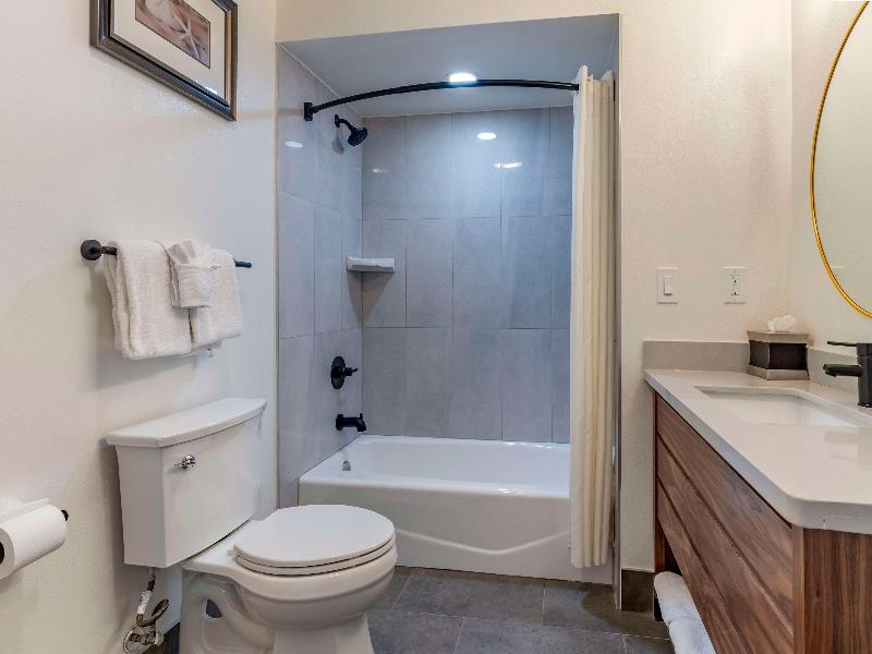 Best Western Carmel's Town House Lodge image