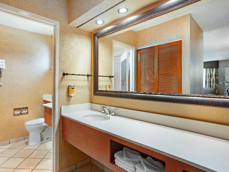 Best Western Plus Black Oak image