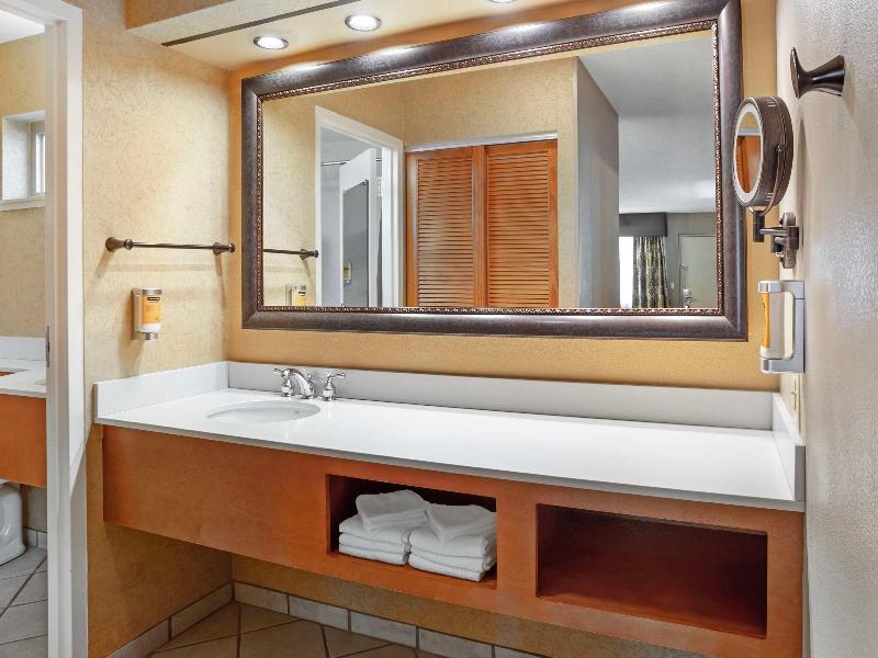 Best Western Plus Black Oak image
