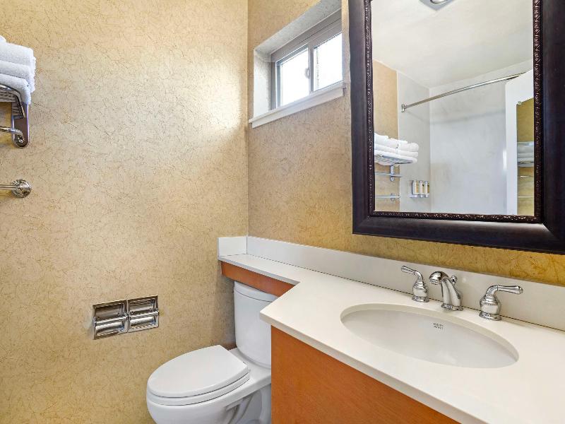 Best Western Plus Black Oak image