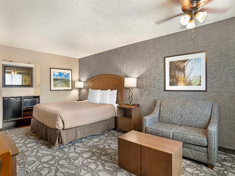 Best Western Plus Black Oak image