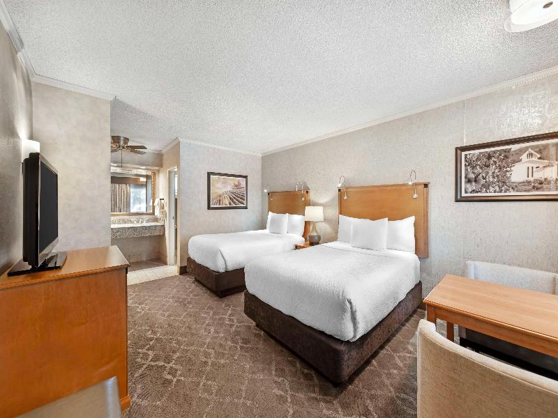 Best Western Plus Black Oak image