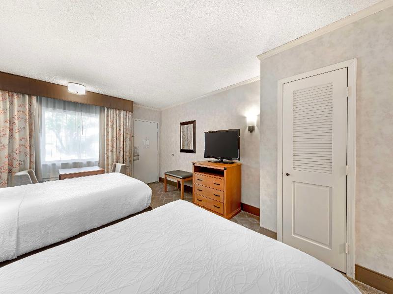 Best Western Plus Black Oak image