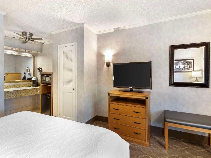 Best Western Plus Black Oak image